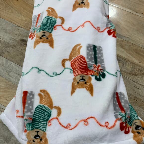 Berkshire Joy Corgi Dog Puppy Christmas Presents Plush Throw Blanket Soft White - Picture 8 of 8